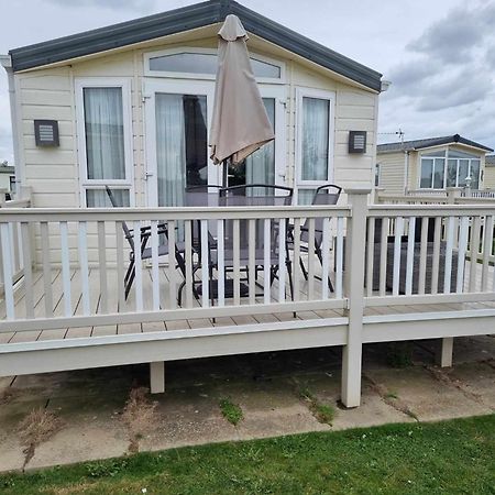 6 Berth Deluxe Ml7 On The Golden Palm Hotel Chapel Saint Leonards Exterior photo